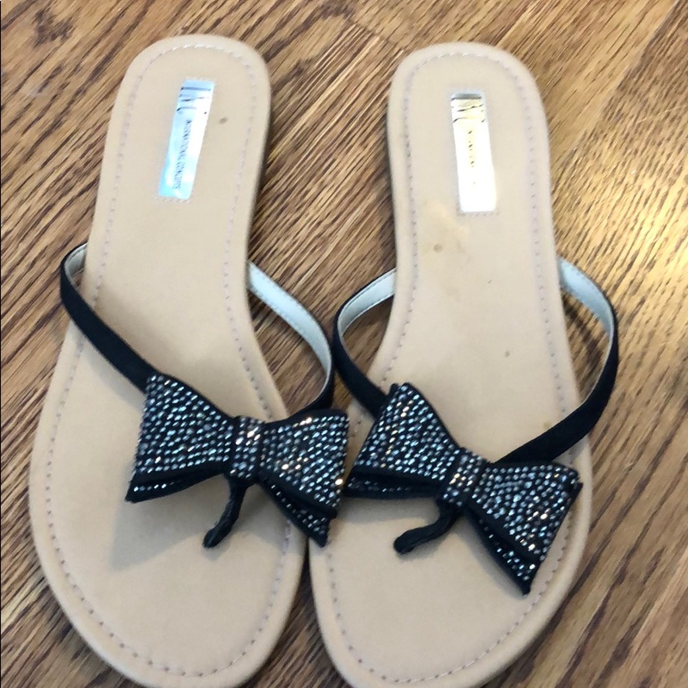 Inc bow flip flops